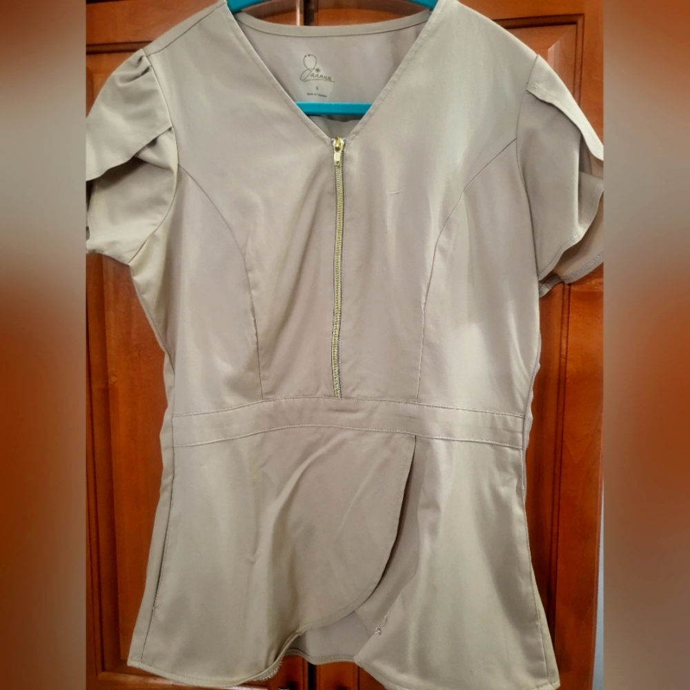 Jaanuu Top  Size Small ,Beige